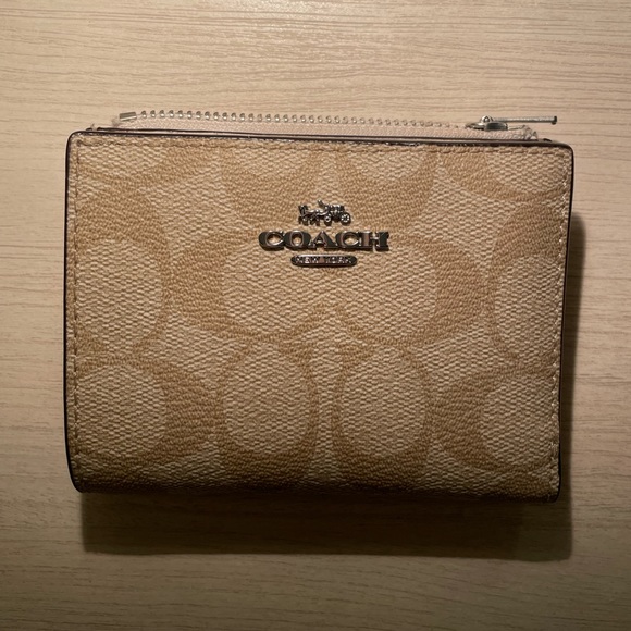 Coach Signature Canvas Bifold Wallet in Khaki - Picture 2 of 10